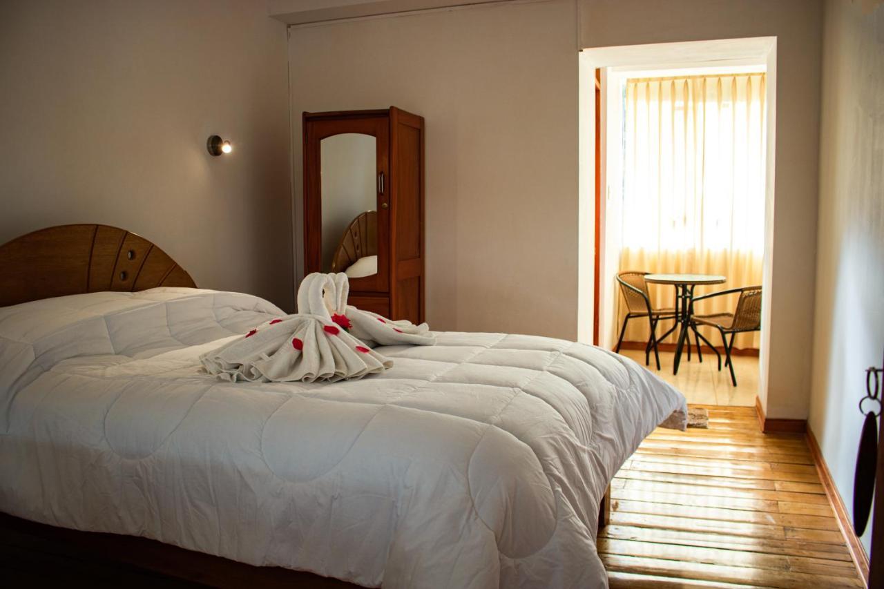 Hotel Los Laureles Calca Exteriör bild
