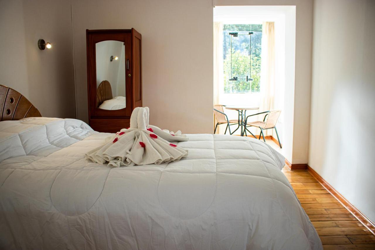 Hotel Los Laureles Calca Exteriör bild