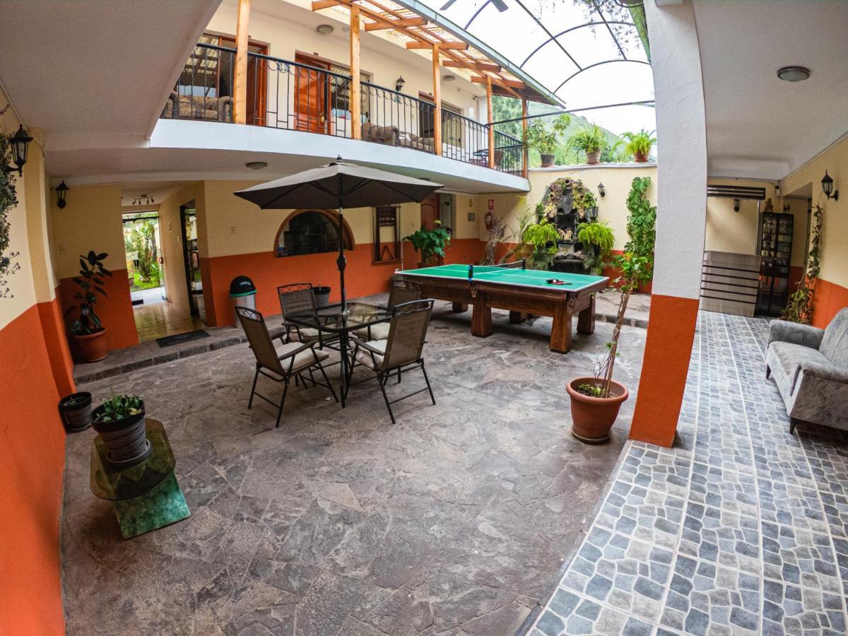 Hotel Los Laureles Calca Exteriör bild