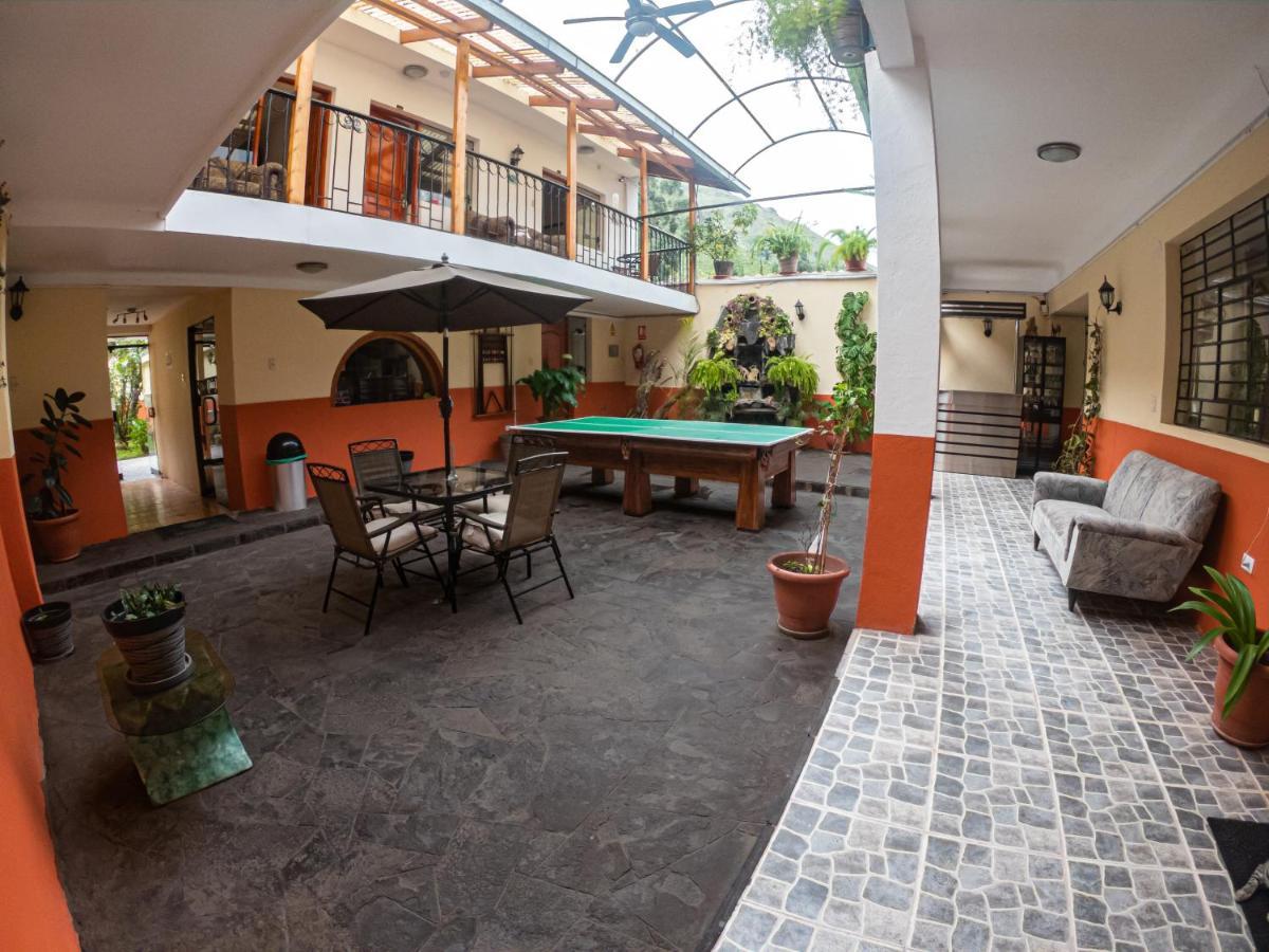 Hotel Los Laureles Calca Exteriör bild