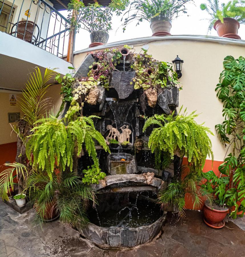 Hotel Los Laureles Calca Exteriör bild