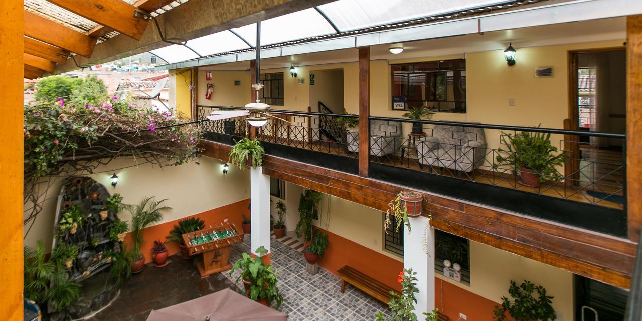 Hotel Los Laureles Calca Exteriör bild